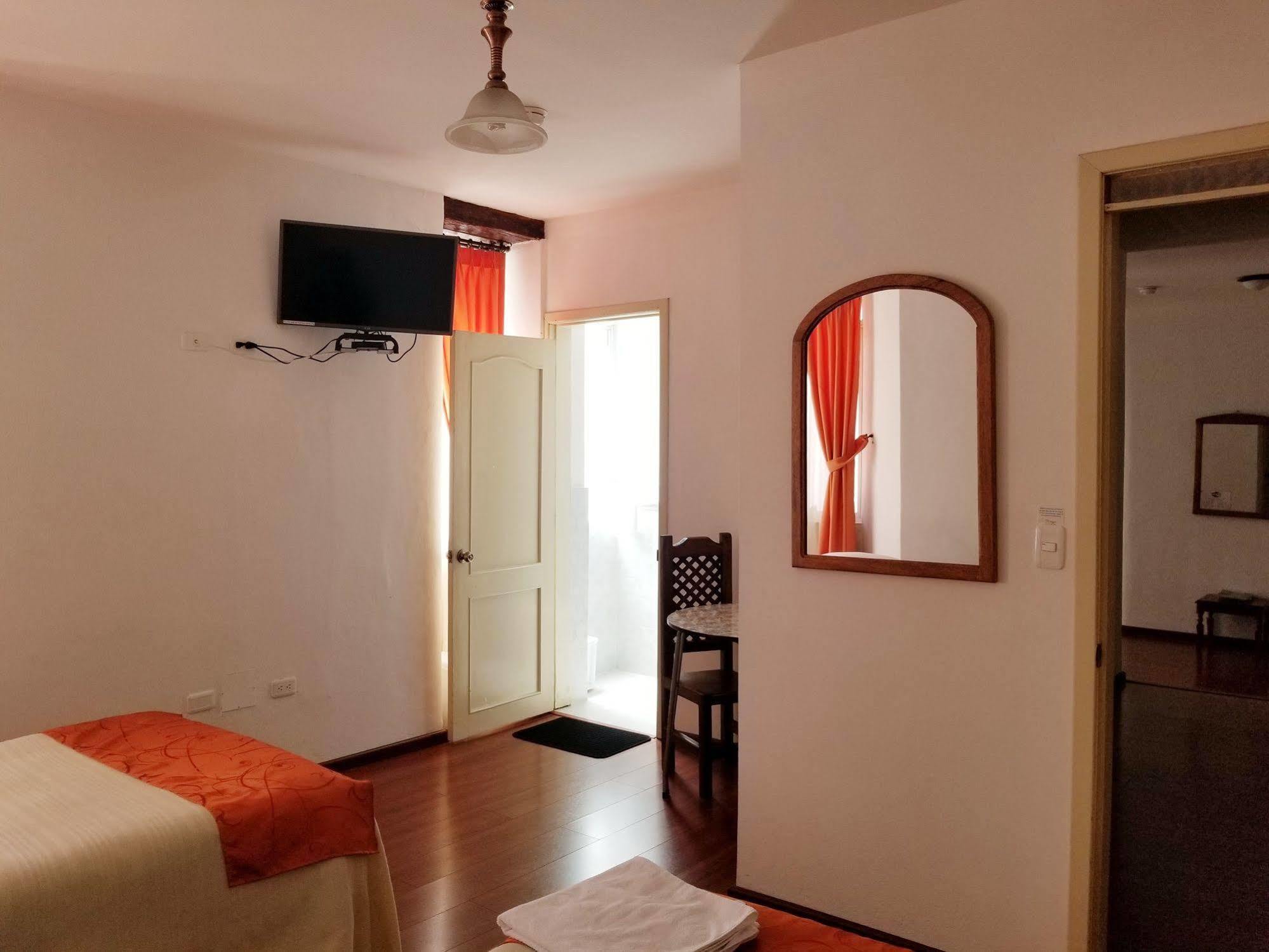 Heritage Hostal *
