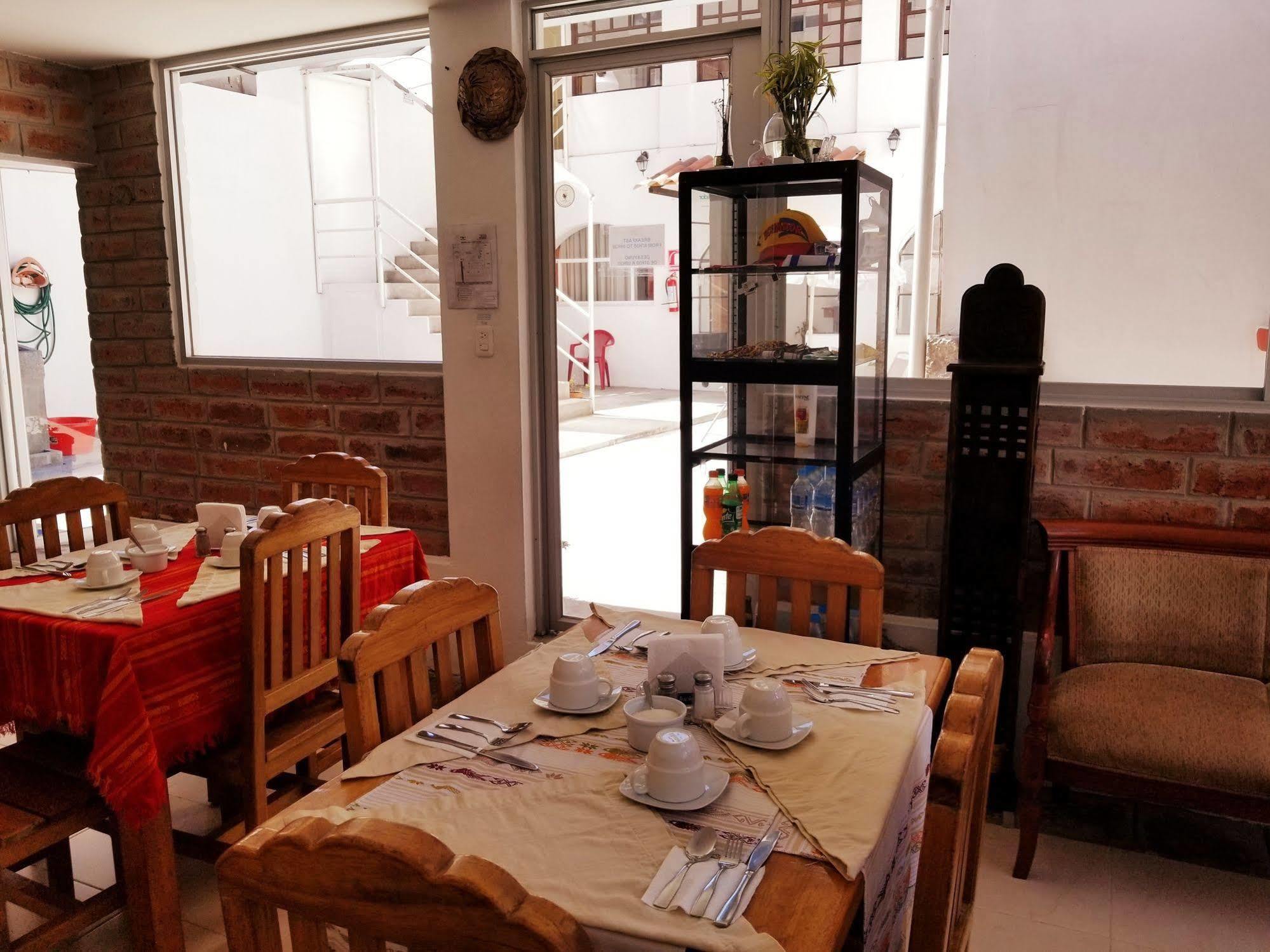Heritage Hostal *