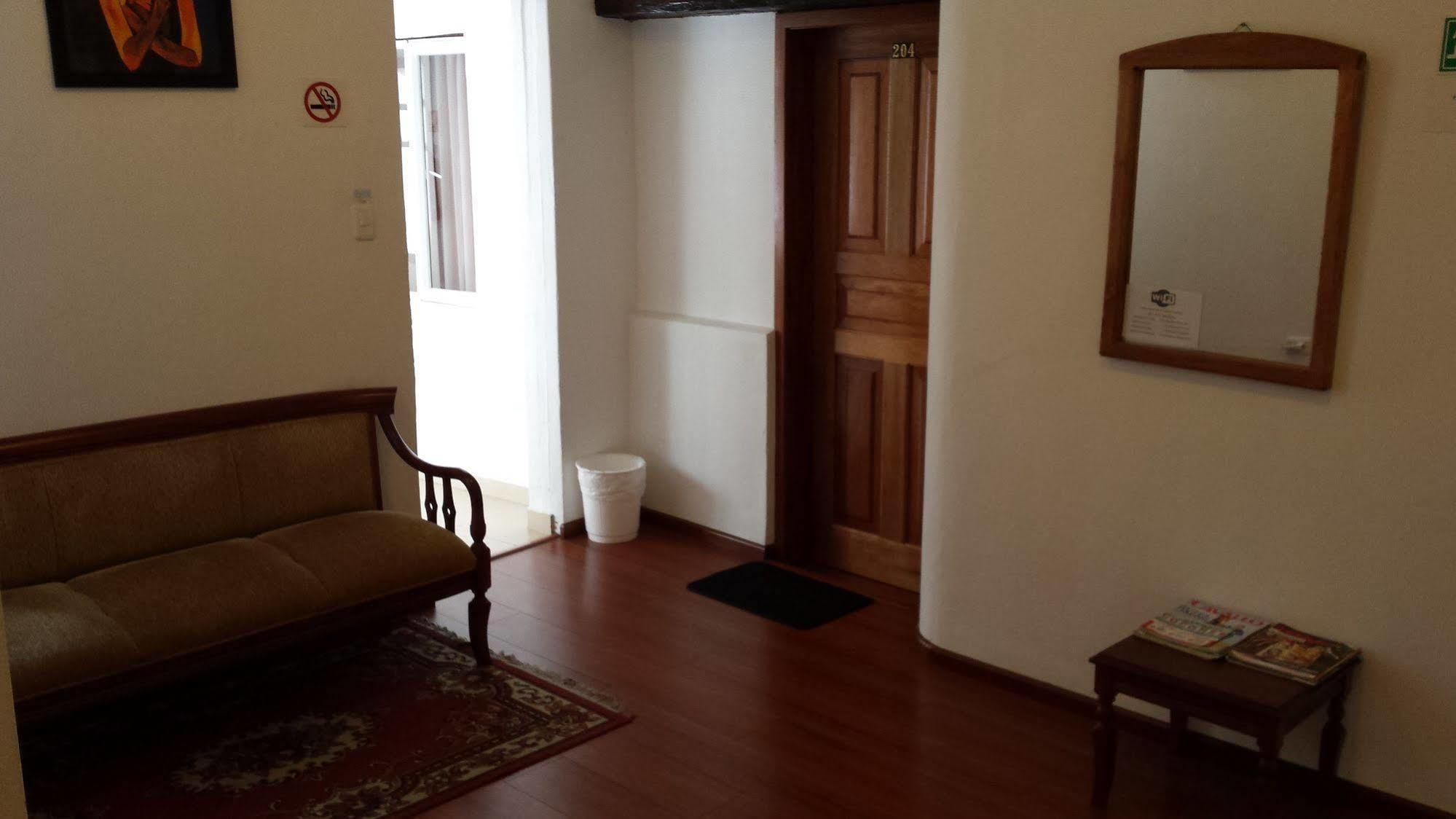Heritage Hostal *